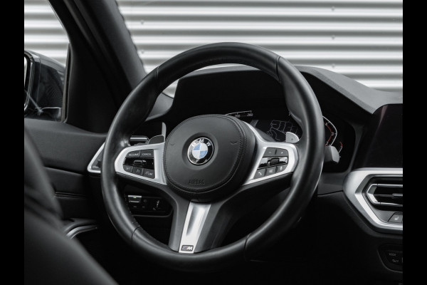 BMW 3-serie 320i M-Sport - Stoelverwarming - LED - 19 inch