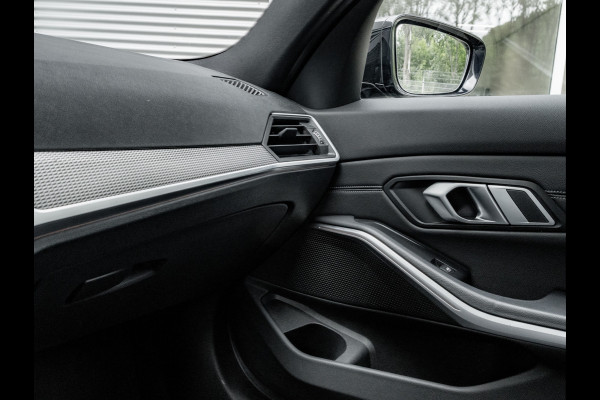 BMW 3-serie 320i M-Sport - Stoelverwarming - LED - 19 inch