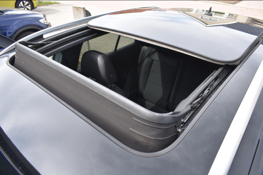 Volkswagen T-Roc 1.5 TSI Sport R-Line | PANORAMADAK | VIRTUAL COCKPIT | NAP | APPLE CARPLAY | ANDROID AUTO