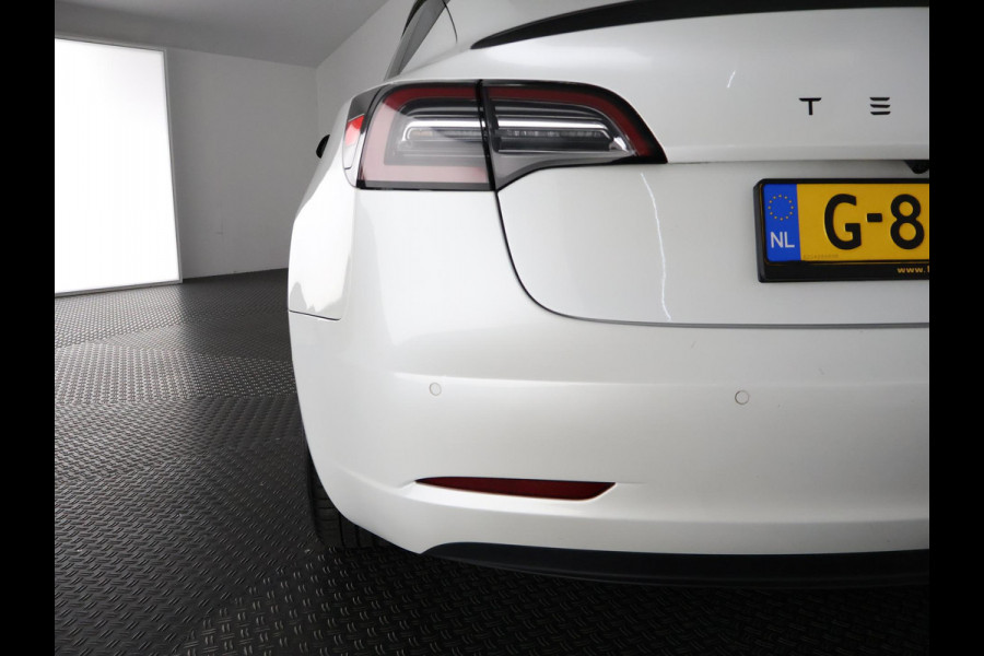 Tesla Model 3 BLACK BI-TONE PANO STD SOD ACCU 88% RWD   60 kWH LEDER.NAVI.CAMERA.AUTOPILOT, STOELVERWARMING EN NOG VEEL MEER!