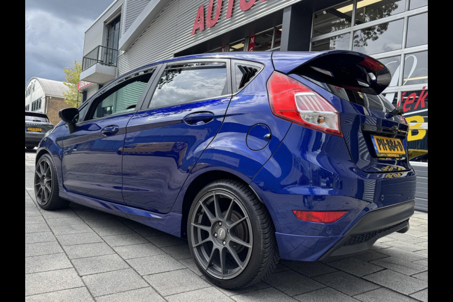 Ford Fiesta 1.0 EcoBoost ST Line - Navigatie I Airco I Sport pakket I LED I PDC I Dealer onderhouden