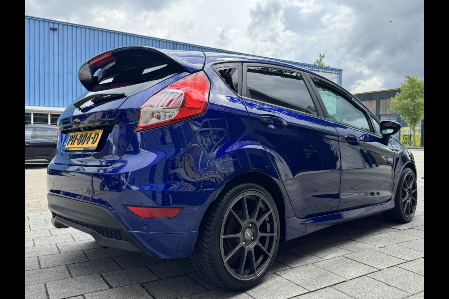 Ford Fiesta 1.0 EcoBoost ST Line - Navigatie I Airco I Sport pakket I LED I PDC I Dealer onderhouden