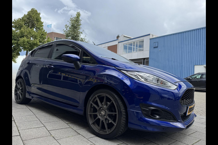 Ford Fiesta 1.0 EcoBoost ST Line - Navigatie I Airco I Sport pakket I LED I PDC I Dealer onderhouden