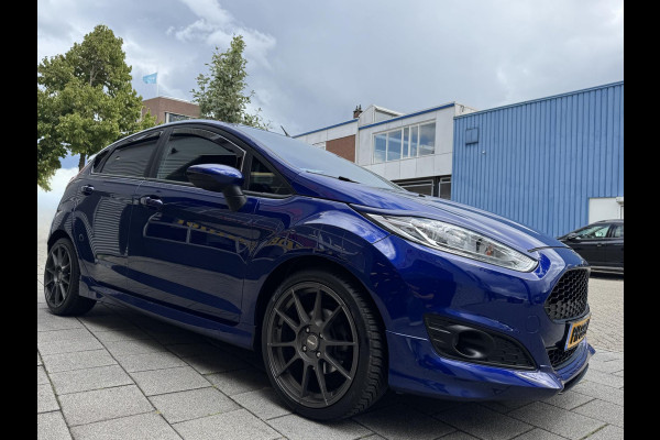 Ford Fiesta 1.0 EcoBoost ST Line - Navigatie I Airco I Sport pakket I LED I PDC I Dealer onderhouden