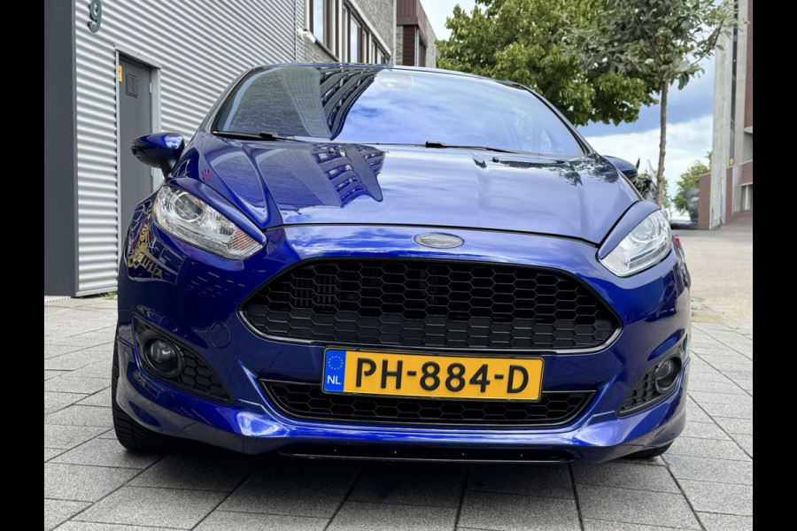 Ford Fiesta 1.0 EcoBoost ST Line - Navigatie I Airco I Sport pakket I LED I PDC I Dealer onderhouden