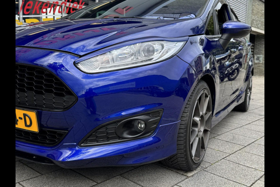 Ford Fiesta 1.0 EcoBoost ST Line - Navigatie I Airco I Sport pakket I LED I PDC I Dealer onderhouden