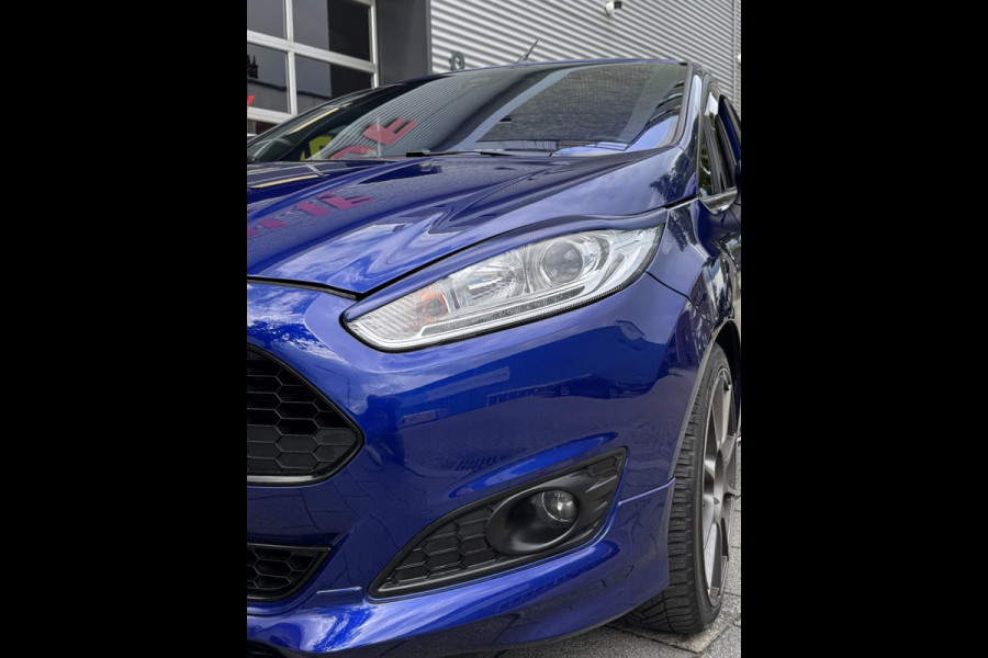 Ford Fiesta 1.0 EcoBoost ST Line - Navigatie I Airco I Sport pakket I LED I PDC I Dealer onderhouden