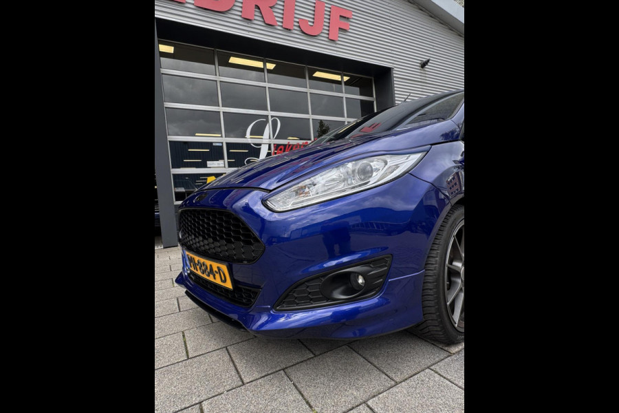 Ford Fiesta 1.0 EcoBoost ST Line - Navigatie I Airco I Sport pakket I LED I PDC I Dealer onderhouden
