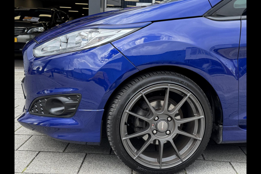Ford Fiesta 1.0 EcoBoost ST Line - Navigatie I Airco I Sport pakket I LED I PDC I Dealer onderhouden