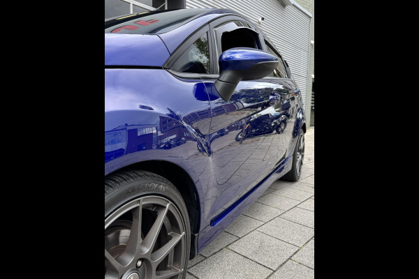 Ford Fiesta 1.0 EcoBoost ST Line - Navigatie I Airco I Sport pakket I LED I PDC I Dealer onderhouden