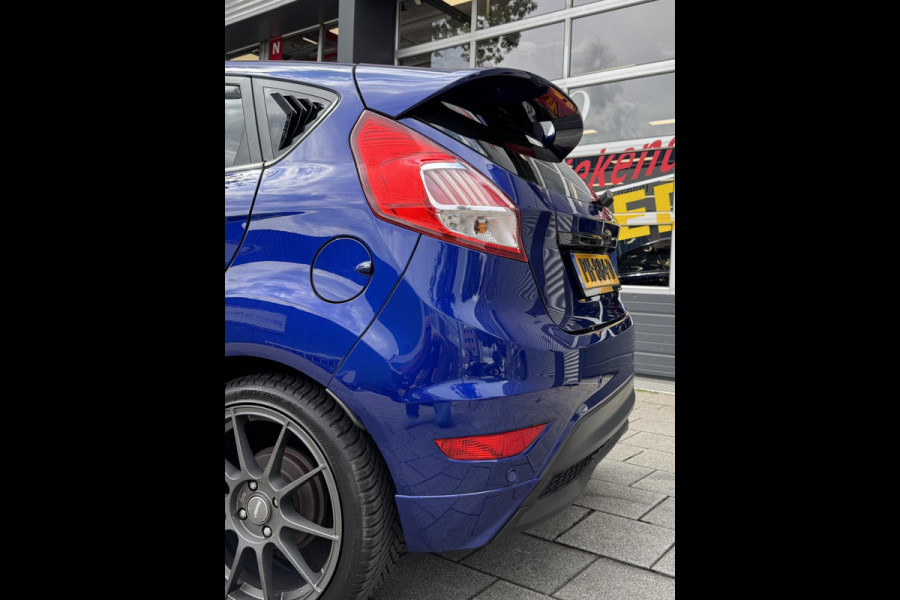 Ford Fiesta 1.0 EcoBoost ST Line - Navigatie I Airco I Sport pakket I LED I PDC I Dealer onderhouden