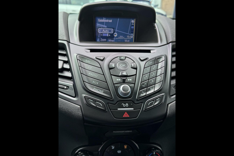 Ford Fiesta 1.0 EcoBoost ST Line - Navigatie I Airco I Sport pakket I LED I PDC I Dealer onderhouden