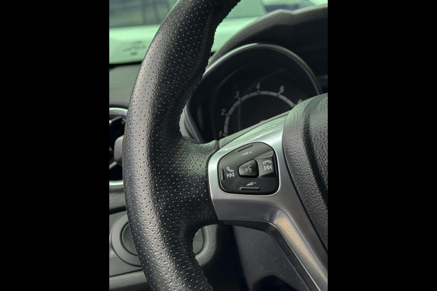 Ford Fiesta 1.0 EcoBoost ST Line - Navigatie I Airco I Sport pakket I LED I PDC I Dealer onderhouden