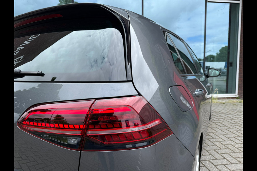 Volkswagen Golf 1.5 TSI Highline Business R - Navi - Camera - LED - Winterpakket