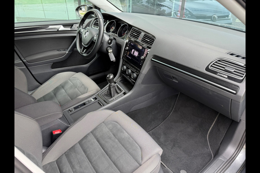 Volkswagen Golf 1.5 TSI Highline Business R - Navi - Camera - LED - Winterpakket