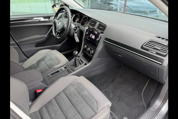 Volkswagen Golf 1.5 TSI Highline Business R - Navi - Camera - LED - Winterpakket