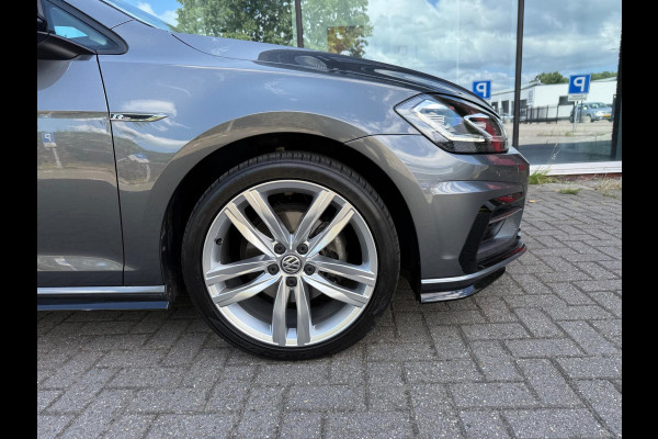 Volkswagen Golf 1.5 TSI Highline Business R - Navi - Camera - LED - Winterpakket