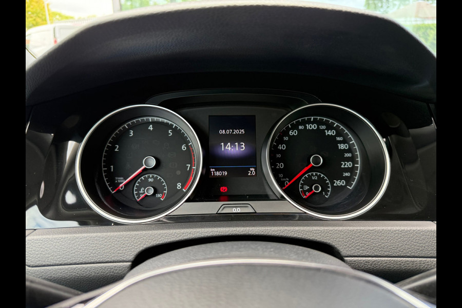 Volkswagen Golf 1.5 TSI Highline Business R - Navi - Camera - LED - Winterpakket