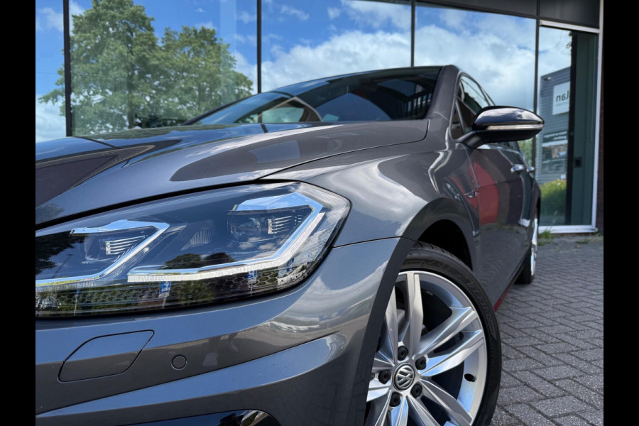 Volkswagen Golf 1.5 TSI Highline Business R - Navi - Camera - LED - Winterpakket