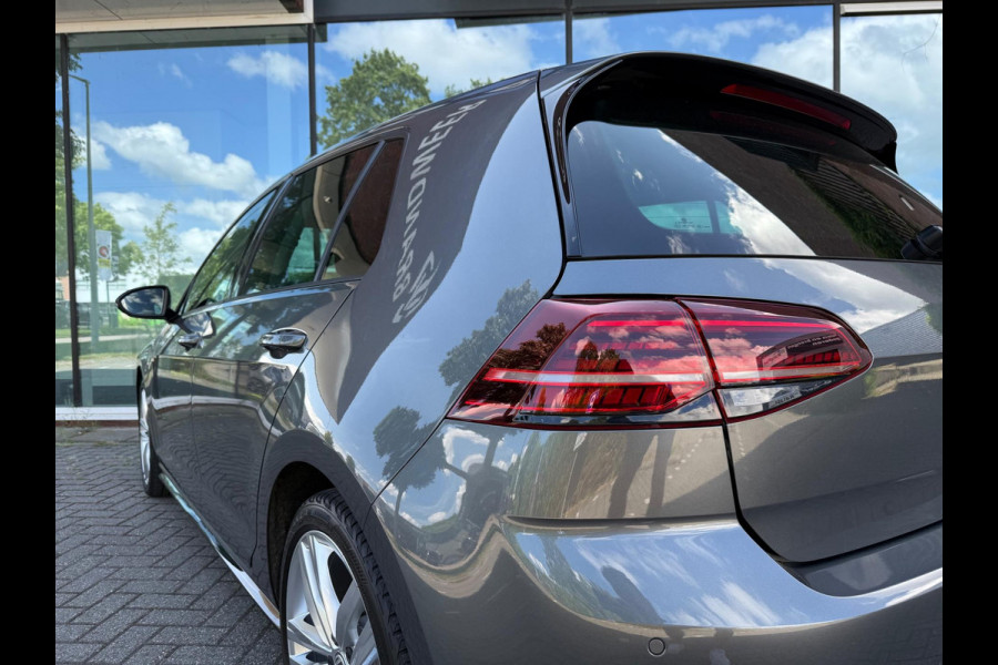 Volkswagen Golf 1.5 TSI Highline Business R - Navi - Camera - LED - Winterpakket