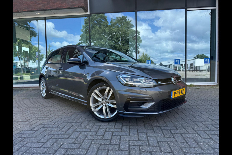 Volkswagen Golf 1.5 TSI Highline Business R - Navi - Camera - LED - Winterpakket