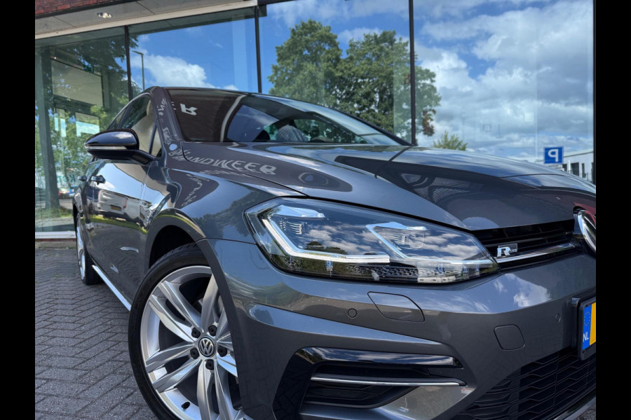 Volkswagen Golf 1.5 TSI Highline Business R - Navi - Camera - LED - Winterpakket