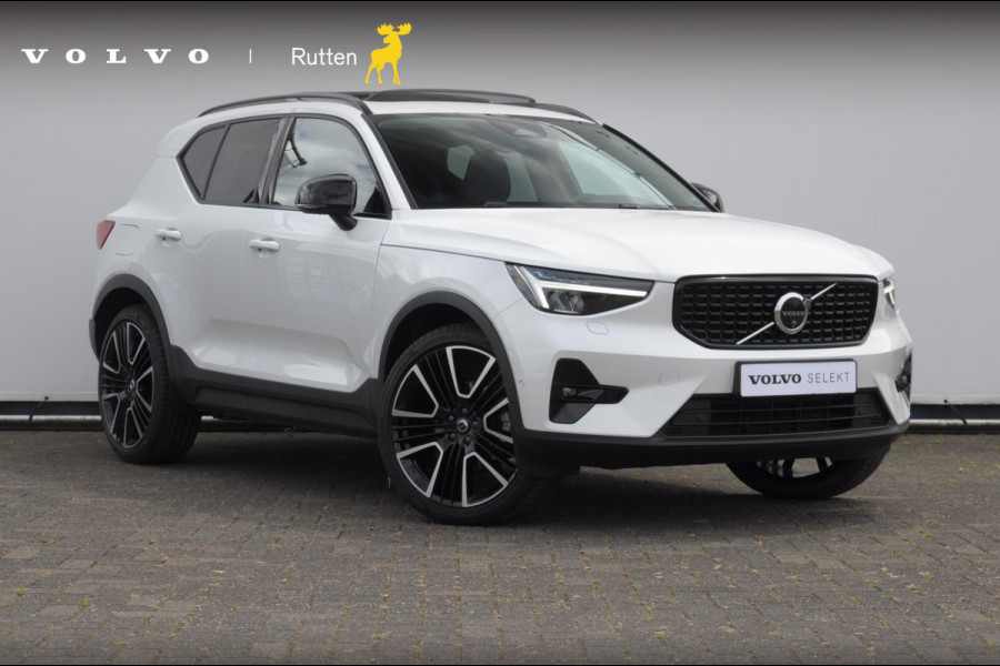 Volvo XC40 211PK Automaat B4 Ultra Dark / Adaptive cruise control / Trekhaak / Elektrische stoelen / Harman Kardon audio / Pilot assist / BLIS / Stoel en stuur verwarming / Elektrische achterklep / Parkeersensoren met 360 camera / Google infotainment