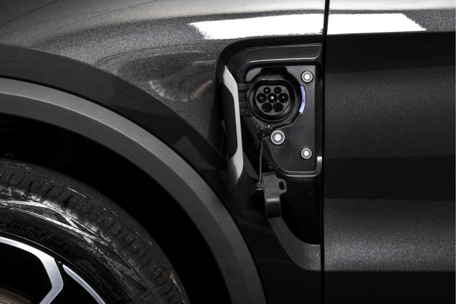 Lynk & Co 01 1.5 PHEV 261PK MY23 | 360 Camera | 7.4 kWh Boordlader | Donkere hemel | S/K-panodak | Adapt. Cruise | Memory | Elek. klep | LM 20" | 7224