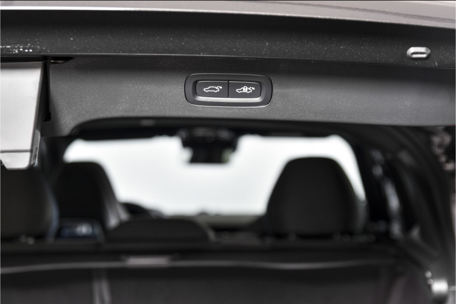 Lynk & Co 01 1.5 PHEV 261PK MY23 | 360 Camera | 7.4 kWh Boordlader | Donkere hemel | S/K-panodak | Adapt. Cruise | Memory | Elek. klep | LM 20" | 7224