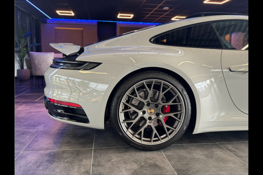 Porsche 911 3.0 Carrera 4S Sport chrono Bose Dealer onderhouden Kreide Grau Panoramadak ACC 450PK!