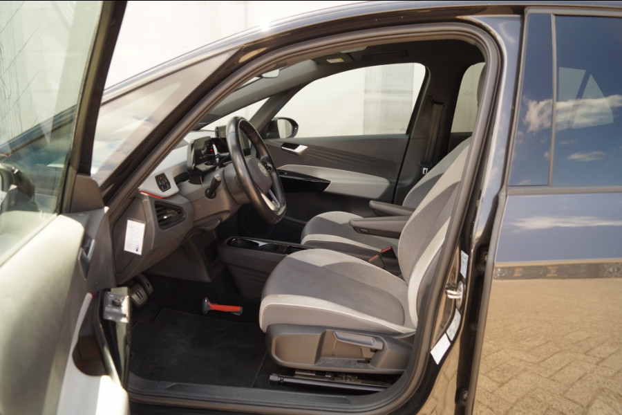 Volkswagen ID.3 First Plus 58kWh -NAVI-ECC-ACC-CAM-