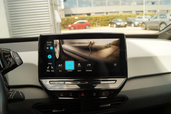 Volkswagen ID.3 First Plus 58kWh -NAVI-ECC-ACC-CAM-