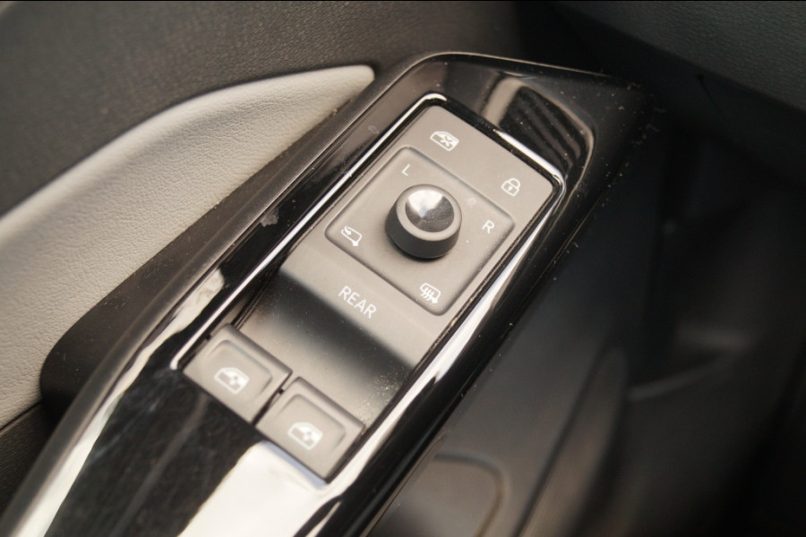 Volkswagen ID.3 First Plus 58kWh -NAVI-ECC-ACC-CAM-