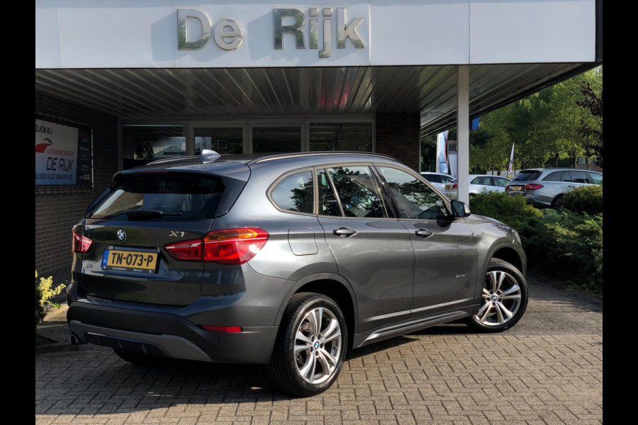 BMW X1 SDrive18i High Executive | Navi, Cruise, PDC, Stoelverw, El. Achterklep | Dealeronderhouden |