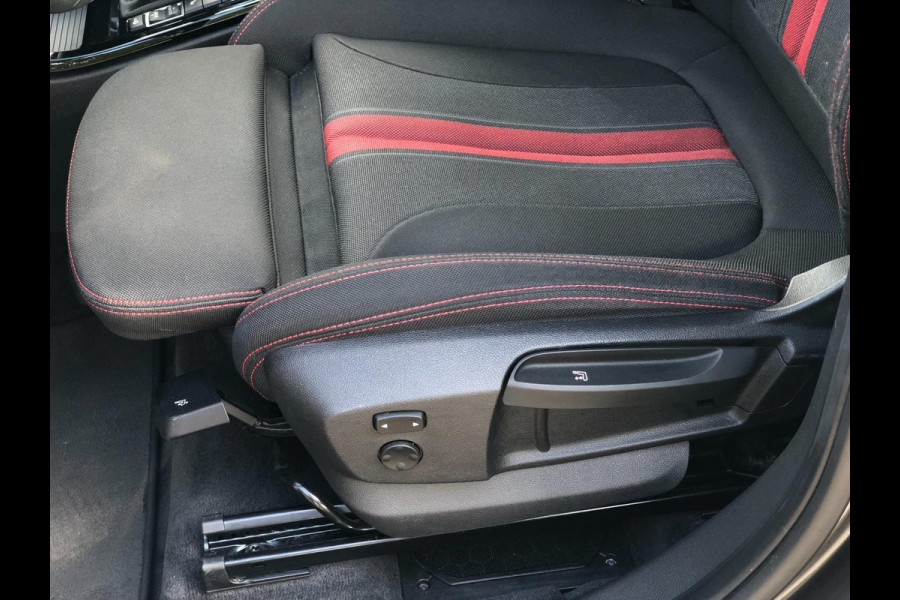 BMW X1 SDrive18i High Executive | Navi, Cruise, PDC, Stoelverw, El. Achterklep | Dealeronderhouden |