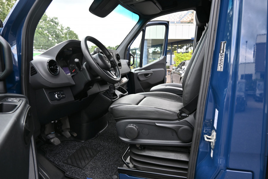 Mercedes-Benz Sprinter 516 CDI MBUX navigatie, Geveerde stoel