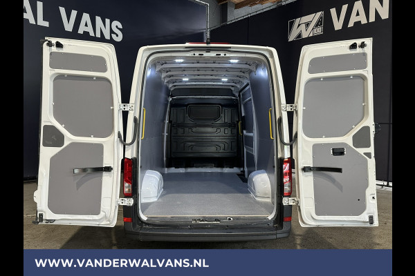Volkswagen Crafter 2.0 TDI 140pk L3H3 L2H2 Euro6 Airco | Camera | Apple carplay | Android auto bijrijdersbank, 3000kg trekvermogen