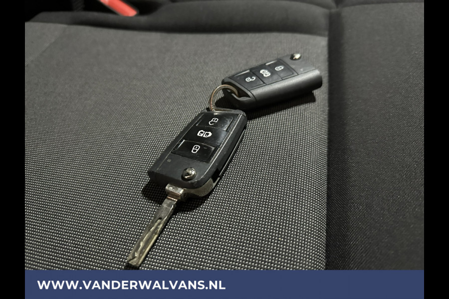 Volkswagen Crafter 2.0 TDI 140pk L3H3 L2H2 Euro6 Airco | Camera | Apple carplay | Android auto bijrijdersbank, 3000kg trekvermogen
