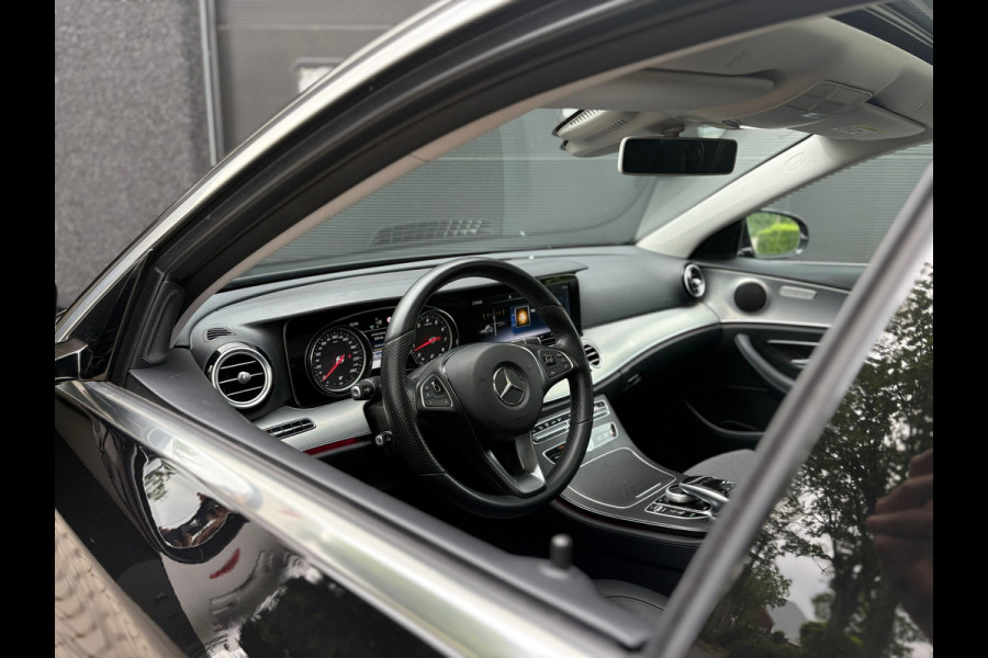 Mercedes-Benz E-Klasse 200 Premium Plus - Pano - Trekhaak - Dealer OH