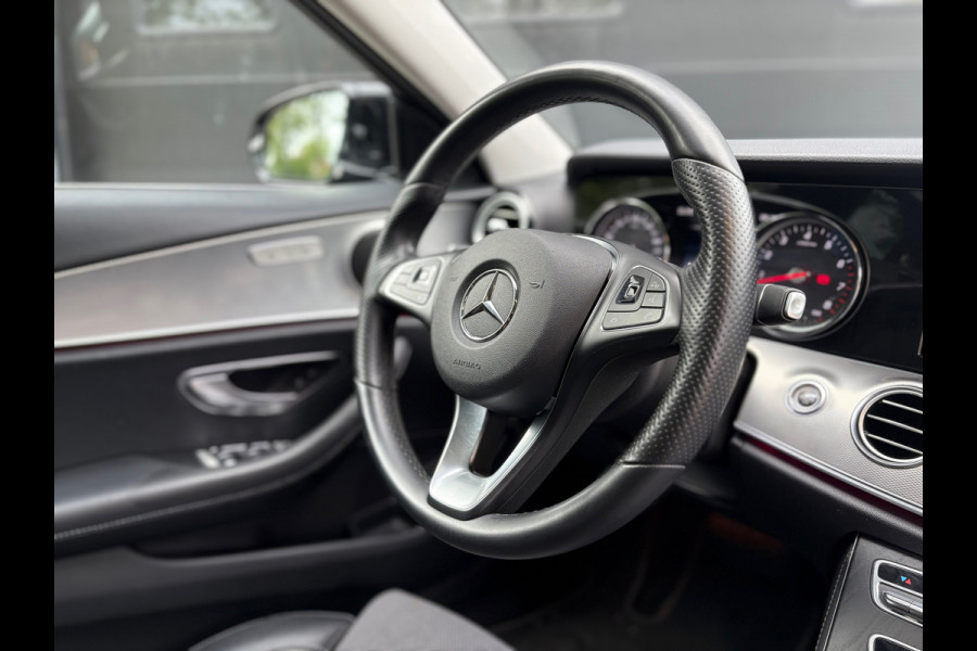 Mercedes-Benz E-Klasse 200 Premium Plus - Pano - Trekhaak - Dealer OH