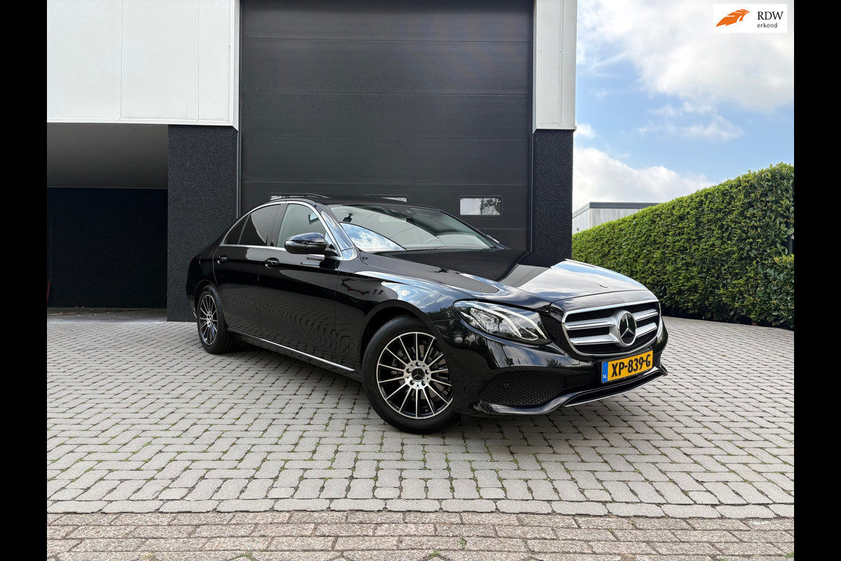 Mercedes-Benz E-Klasse 200 Premium Plus - Pano - Trekhaak - Dealer OH Mercedes-Benz E-Klasse 200 Premium Plus - Pano - Trekhaak - Dealer OH