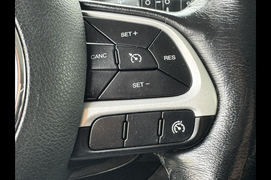 Jeep Renegade 1.4 MultiAir Limited Cruise control Climate control Stoel- en stuurverwarming Apple / Android