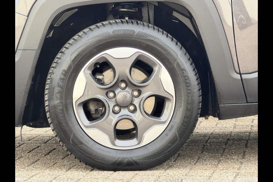Jeep Renegade 1.4 MultiAir Limited Cruise control Climate control Stoel- en stuurverwarming Apple / Android