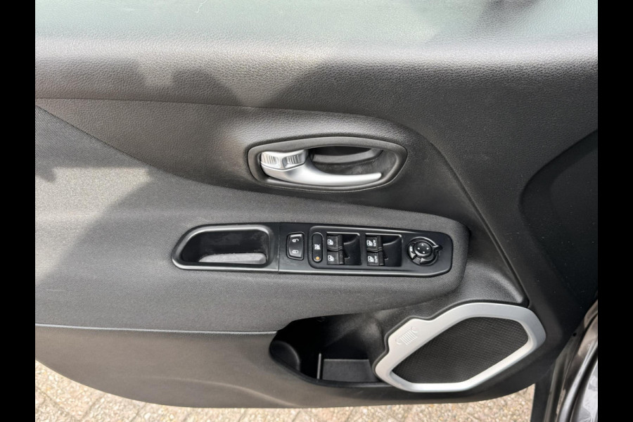 Jeep Renegade 1.4 MultiAir Limited Cruise control Climate control Stoel- en stuurverwarming Apple / Android