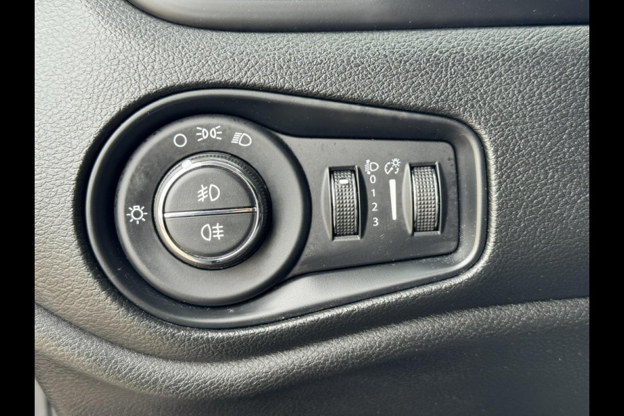 Jeep Renegade 1.4 MultiAir Limited Cruise control Climate control Stoel- en stuurverwarming Apple / Android