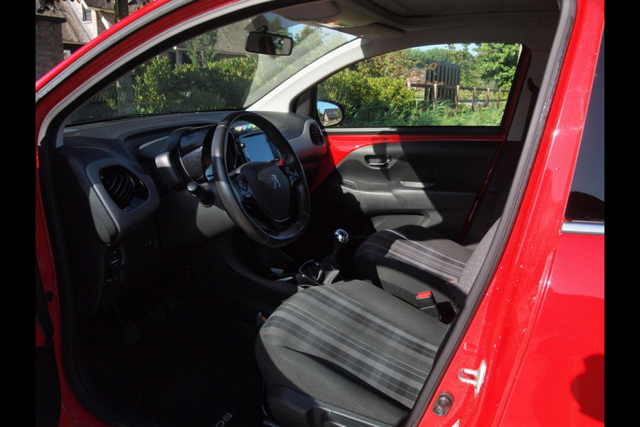 Peugeot 108 1.0 e-VTi Allure TOP! | Schuifdak | Camera | DAB | Keyless entry | Navi |