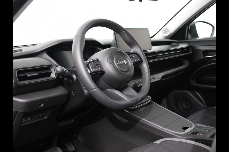 Jeep Avenger Altitude 54 kWh | Navigatie | Apple Carplay/ Android Auto | Parkeersensor achter | Cruise Control | Stoelverwarming | Full LED | Virtual Cockpit | Climate Control