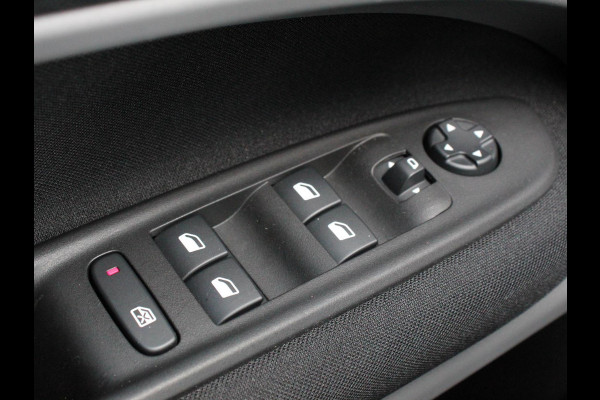 Jeep Avenger Altitude 54 kWh | Navigatie | Apple Carplay/ Android Auto | Parkeersensor achter | Cruise Control | Stoelverwarming | Full LED | Virtual Cockpit | Climate Control