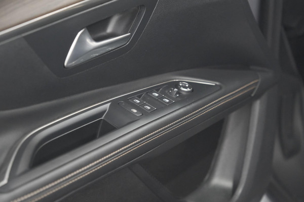 Peugeot 5008 PureTech 130 EAT8 GT | Panoramadak | 360 Camera | FOCAL® | Adaptieve Cruise Control
