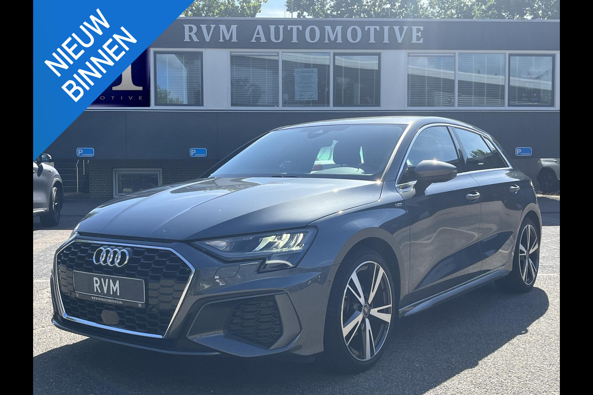 Audi A3 Sportback 35 TFSI S edition MHEV CAMERA | NAVI BY CARPLAY | RIJKLAAR INCL. 12 MND. BOVAGGARANTIE Audi A3 Sportback 35 TFSI S edition MHEV CAMERA | NAVI BY CARPLAY | RIJKLAAR INCL. 12 MND. BOVAGGARANTIE
